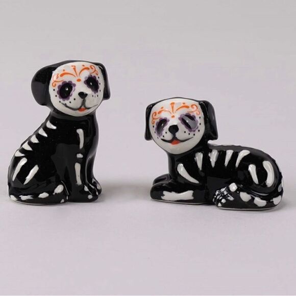 Cracker Barrel Other - Mini Sugar Skull Lying Dog Salt and Pepper Shaker